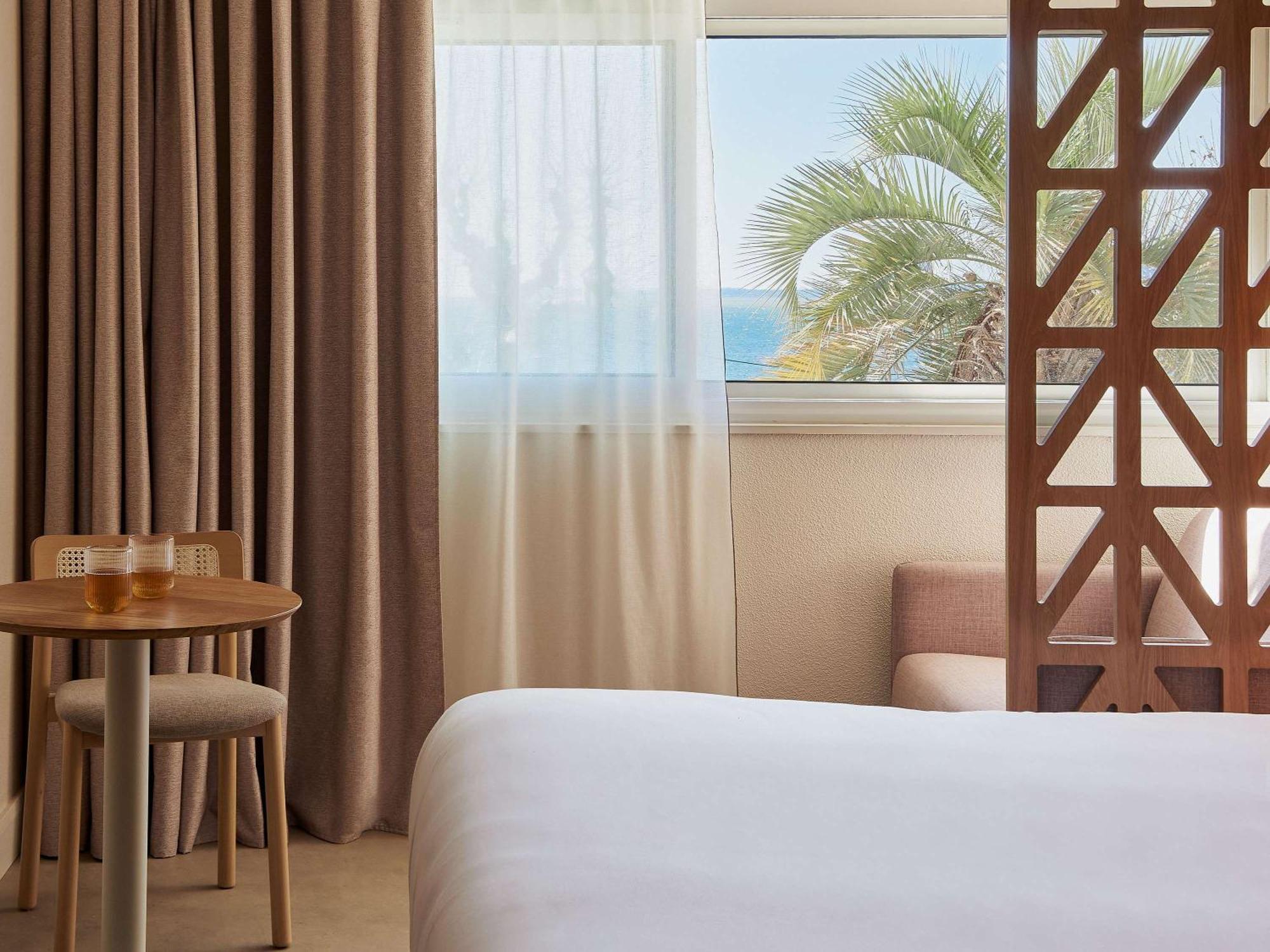 Mercure Saint Raphael Centre Plage Экстерьер фото